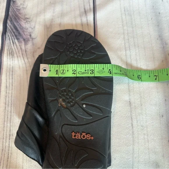 TAOS Gift 2 Black Leather T-Post Thong Slide Low Heel Sandals Size US 11 EU 42 - Picture 9 of 9